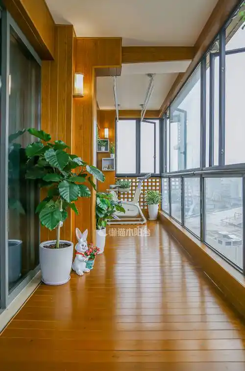 封闭阳台要怎么设计才好佛山懒猫木阳台以阳台装修效果图讲述
