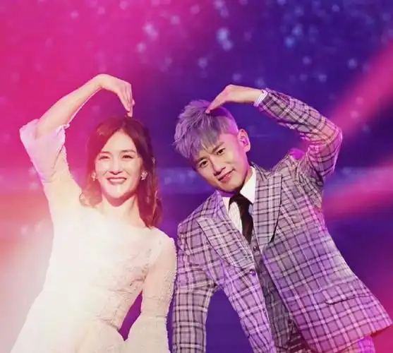 张杰谢娜丝婚照