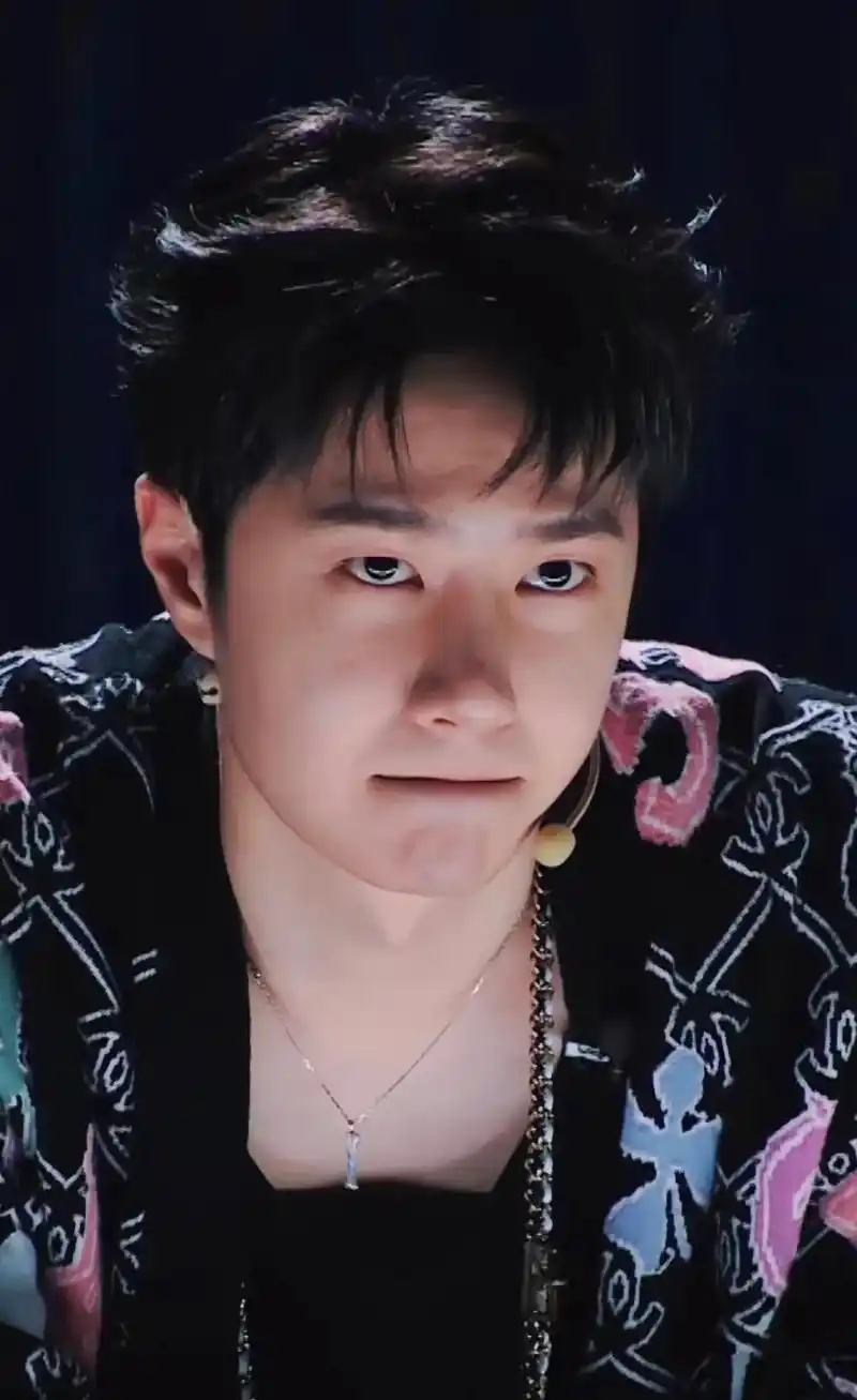 王一博 yibo,笑s了,奶膘脸抬头纹919809