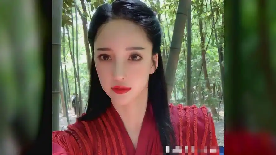 30岁网红潘南奎进军演艺圈,红衣古装不输中国女演员