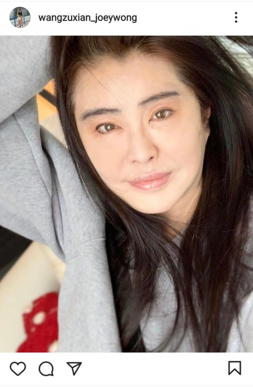 美人迟暮55岁王祖贤新年晒自拍全素颜现身发福严重像变了个人