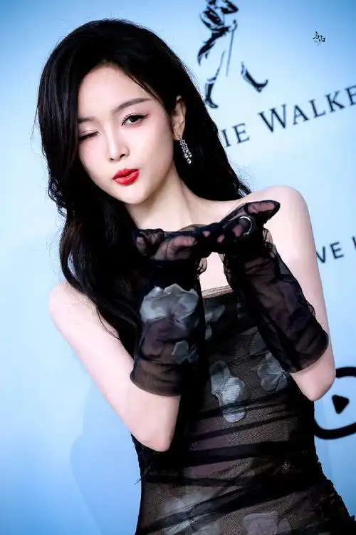 吴宣仪超话78#gq红毯#231207|94@吴宣仪_betty