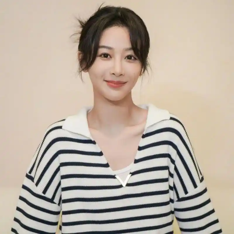 杨紫 | valentino 杨紫,2023年6月22日,端午节晒照 valentino 2023