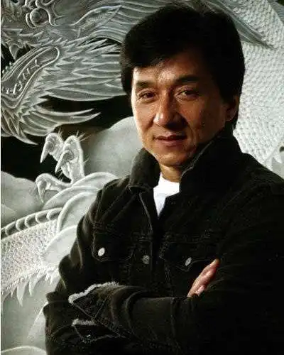 【图】真心英雄歌词成龙深情演唱 把握生命里的每一分钟