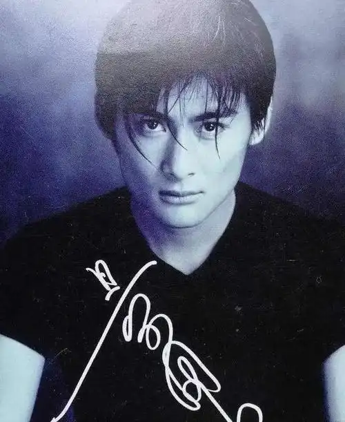 明明老天追着赏饭吃,却自砸饭碗的6位明星,夜深人静时后悔否?