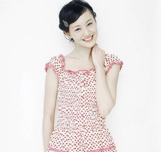 郑爽早期广告图流出,看到她微笑的样子,这才是楚雨荨