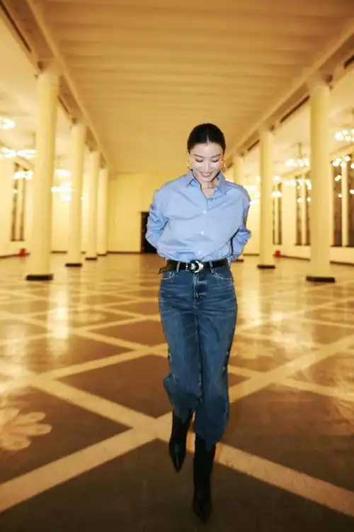 倪妮驾驭时尚的能力有多强多样化的穿搭风格展现优雅与个性