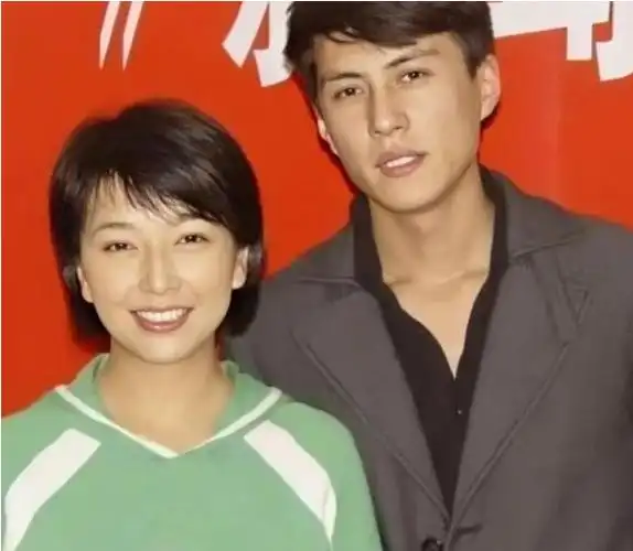 隋俊波父亲禁止她恋爱错过靳东嫁给父亲看准的女婿怎样了