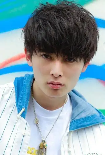 男生帅气定位烫短发造型,短发图片,发型图片