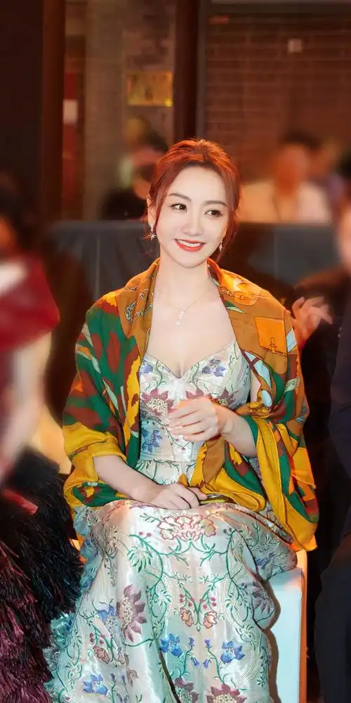 杨蓉壁纸精选:精致且优雅