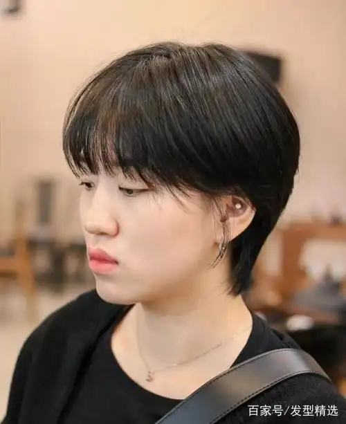 小个子妹子短发是首选,会让你瞬间看起来长高5cm