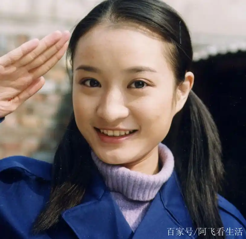 她还是《家有儿女》中的戴明明,夏雪的好朋友,清纯可爱,你是不是很