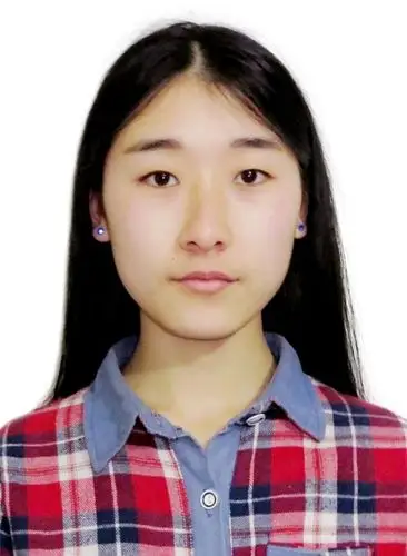 麻烦帮我把背景改成2寸蓝底的,这张照片要是洗出来会花吗,会不会模糊