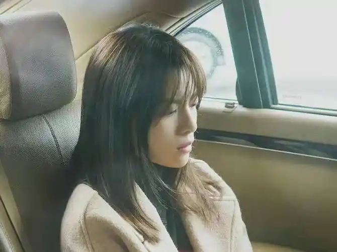 搭档谭松韵罗晋八月未央定档,钟楚曦又一新剧待播,与胡一天合作_郑乾