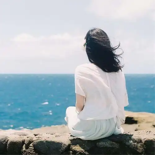 单张头像 > 海边伤感女生背影头像图片保存头像图片:         安静