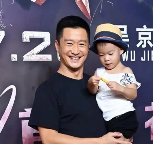 49年了!原来他就是吴京的父亲,难怪吴京能大红大紫