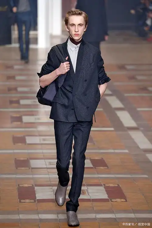 loewe 2024春夏男装秀——「视角变换」