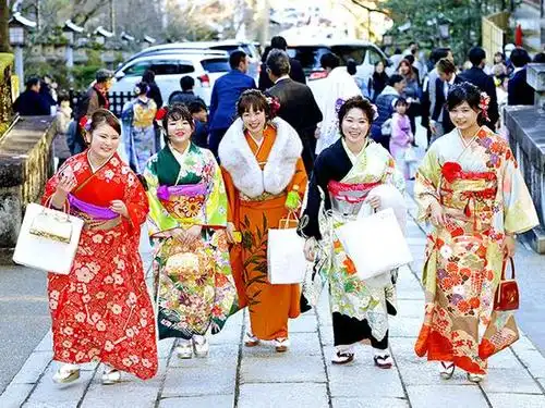日本举行平成最后一个成人式 和服少女亮相街头