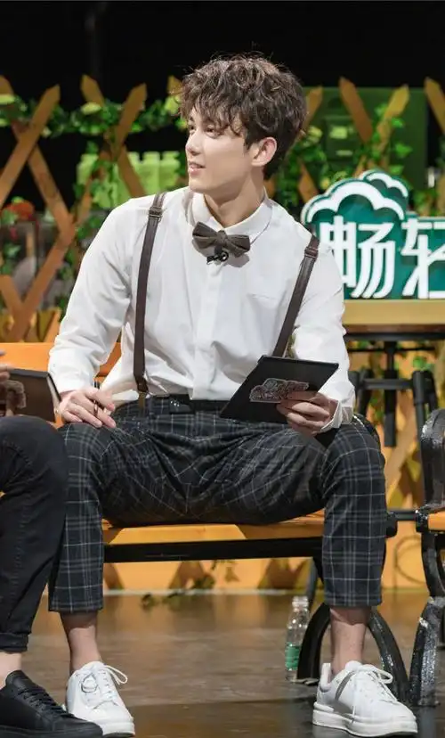 吴磊《我是大侦探》帅气图片_综艺_美桌图片库