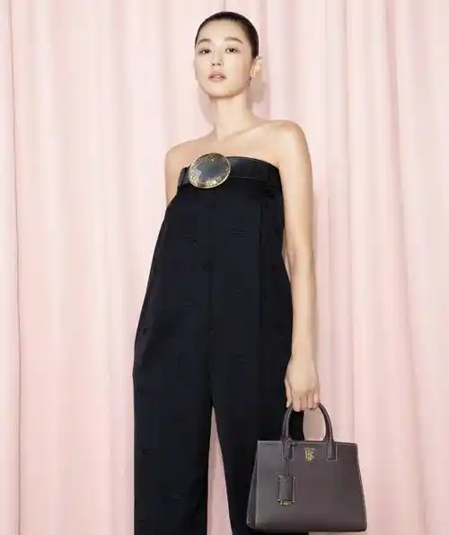 一组全智贤近照大片在网络上被泄露,女神原名诠释了几十年来所谓的