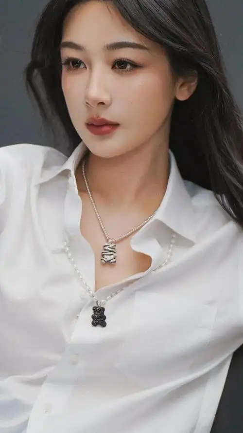 本期美女系列壁纸,我们为大家带来了一组杨紫的精美照片.