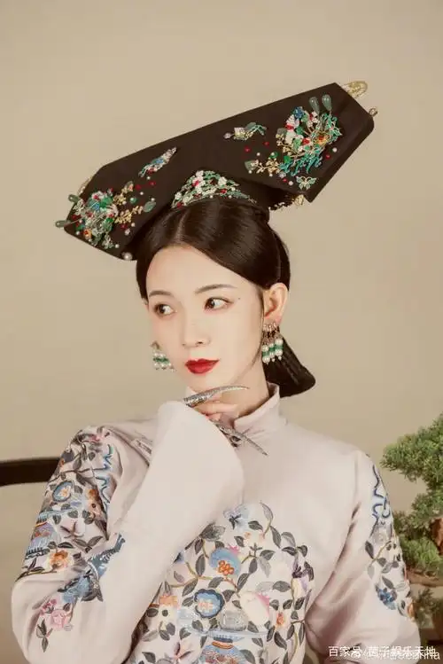 陈瑶古装照迎新年像极了钮祜禄陈瑶