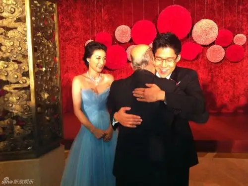 (图:新浪娱乐)郭晶晶霍启刚婚礼