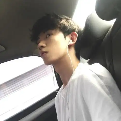 小鲜肉帅哥国内00后小鲜肉帅哥生活照图片帅哥猛男文章小虾米