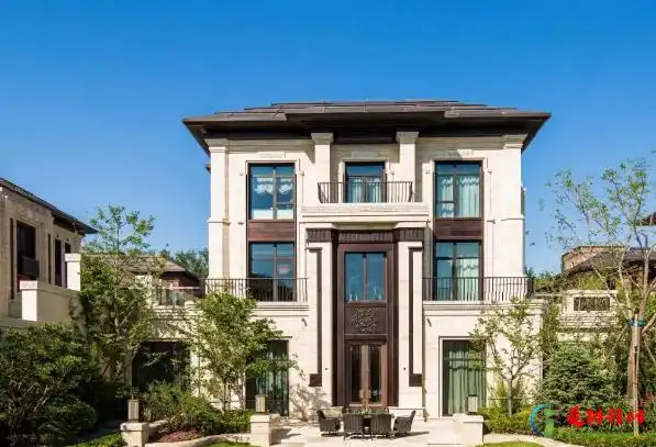 九章别墅也位于北京朝阳区,采用纯独栋别墅的建筑类型,占地面积为86万