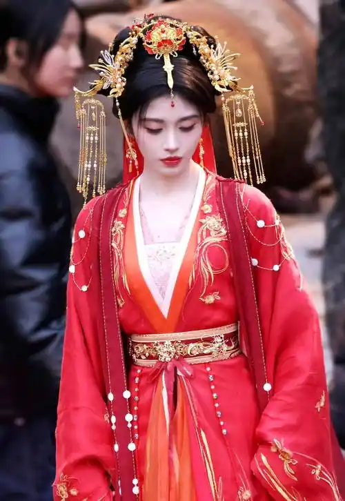 新鲜事:赵丽颖,杨紫,迪丽热巴,鞠婧祎,赵露思,杨超越_造型_杨幂