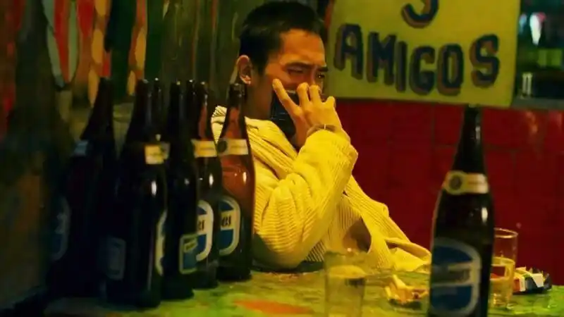 梁朝伟做好莱坞披荆斩棘的哥哥一身尚气登杂志创刊号封面帅炸