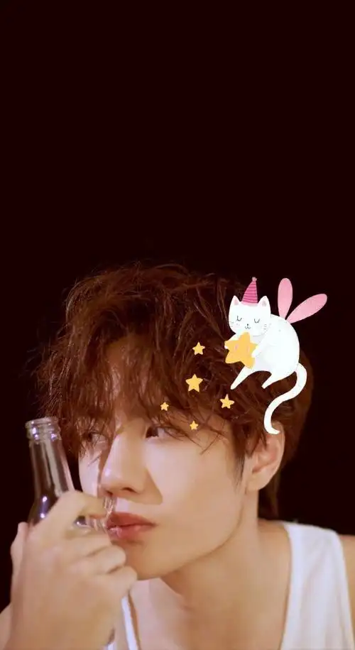 爱豆壁纸||王一博 璀璨青春