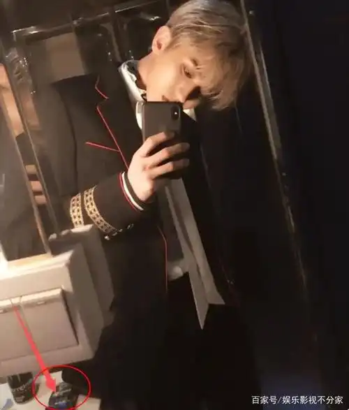 喜欢蔡徐坤的网友更加的疯狂好吧,虽然我们没有看到蔡徐坤抽烟的掌