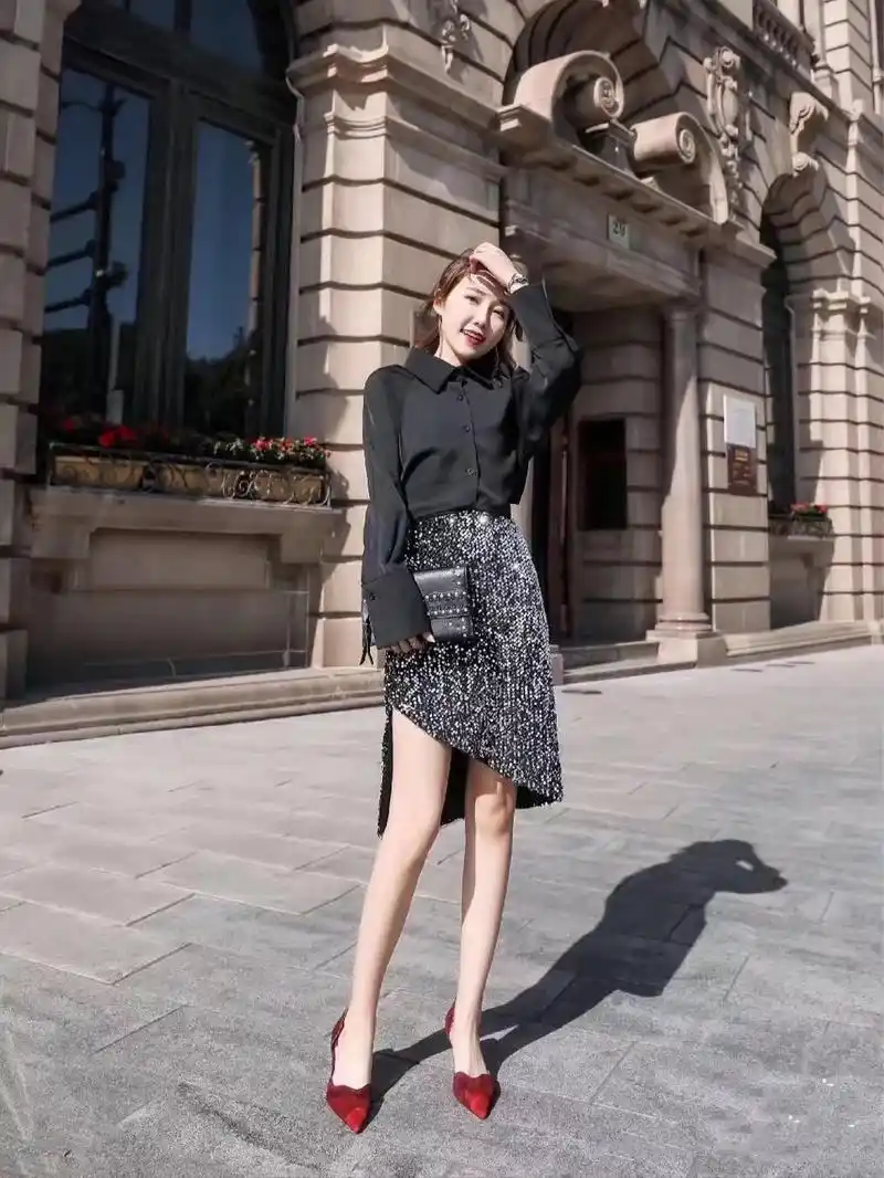 炙热火辣的"红色高跟鞋",有怎样的寓意?日常如何搭配更出彩