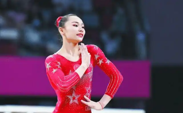 芦玉菲离季军差01太可惜穿中国红闪耀全场靠明星脸大火