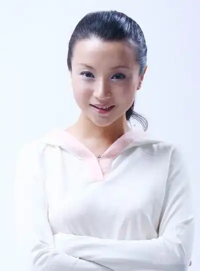 新一代"戏剧公主"之称的实力女演员白荟在军旅大戏《高地》中担当主力