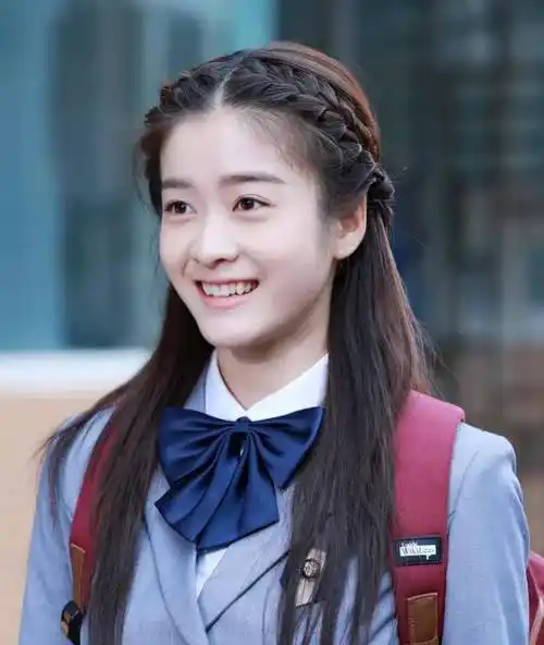 有"小虎牙"的6位女星,娇俏可人,笑起来生动明媚,如阳光倾泻_郝蕾_美人