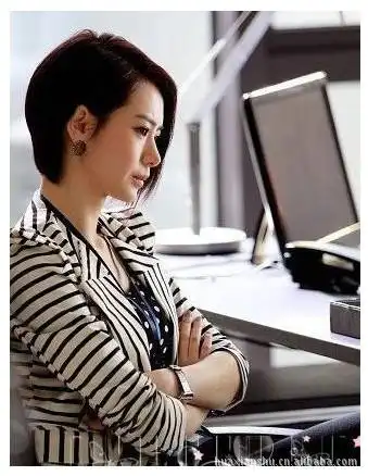 2011秋冬新款女式小西装修身无懈可击林戚薇叶柔条纹小西装外套