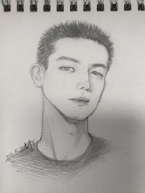 一大早打开微博就被李现的寸头惊艳到了!太帅了!