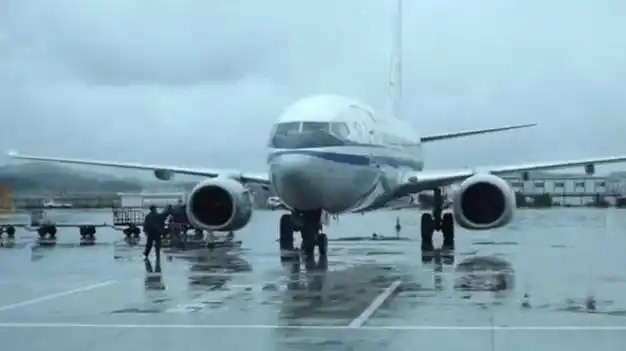 97年南航空难波音737暴雨迫降断成三截黑匣子传出绝望嘶吼