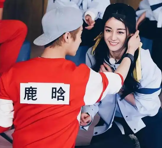 却拿不出一首像样的代表作,这8位明星太尴尬|杨紫|杨幂|张艺兴|魏大勋