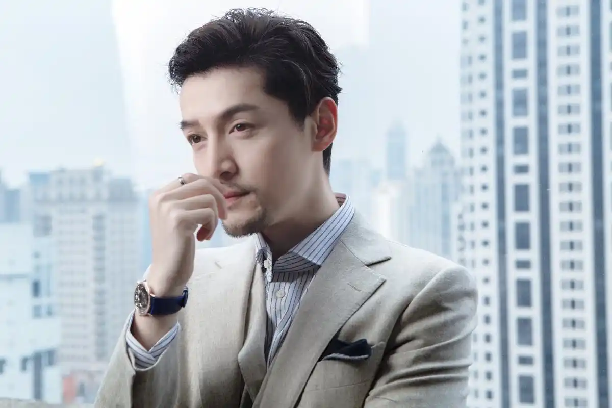 高颜值男星留胡须:胡歌变文艺,千玺更有男人味,陈伟霆更帅气|胡子|小