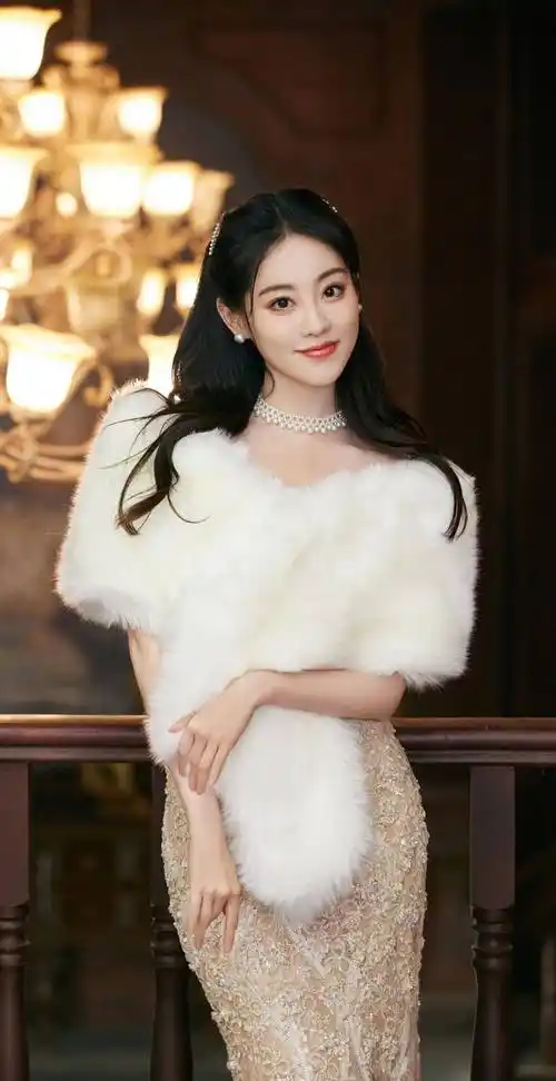 祝绪丹民国风写真,珍珠项链时尚裙,贵气优雅,显瘦又漂亮又可爱_娱乐
