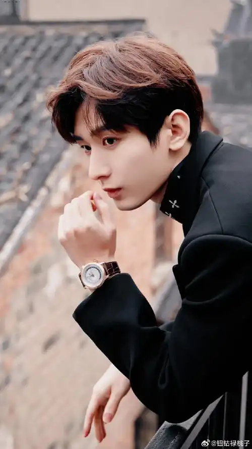 成毅×傅诗淇黑西装又是深v鲨桃子血曹已空#成毅