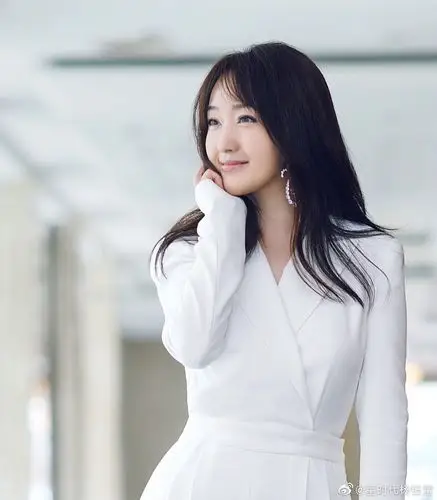 杨钰莹晒新鲜美照,将参演电影《我在春天等你》