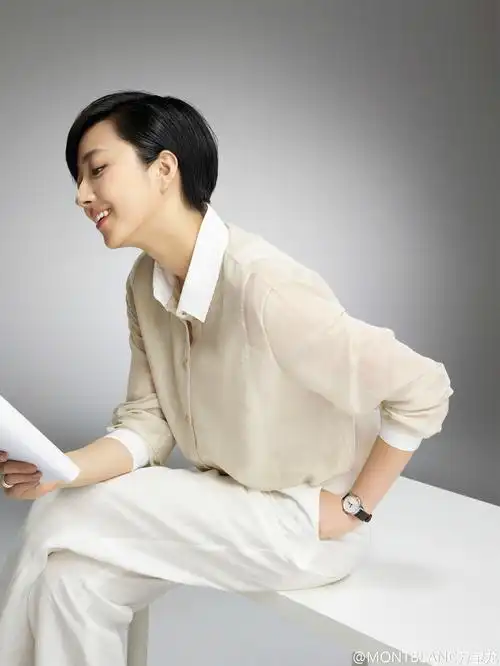 > 桂纶镁佩戴montblanc万宝龙高级珠宝与腕表