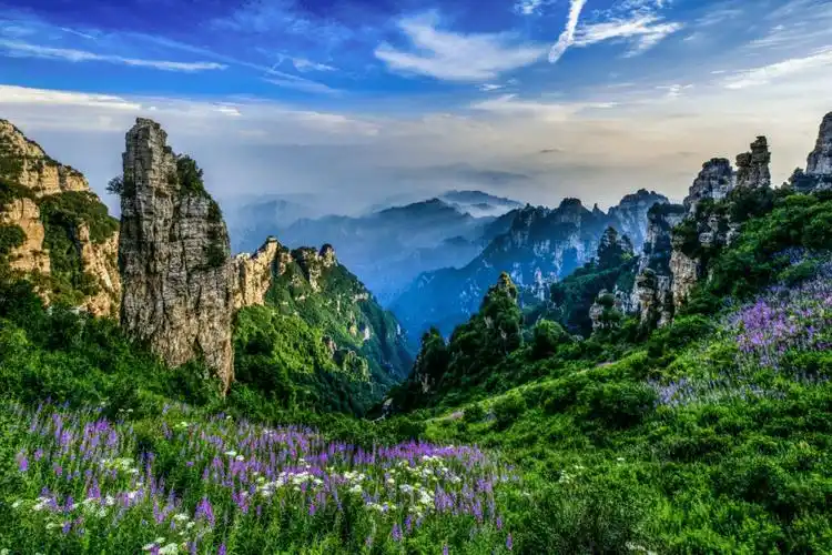 参赛选手用短视频和摄影照片的方式,记录了涞源的"最美山川""最美街巷