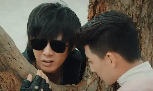 小花和黑瞎子其实在骨子里是让人感觉到相似的人.