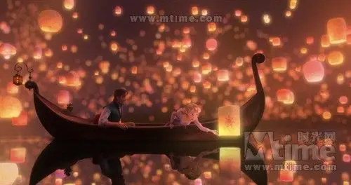 长发公主与小偷flynn泛舟湖中,天灯升起,场面如梦似幻