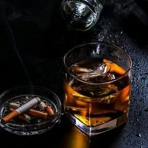 5w 抖音音乐人 抖音号:  186888296 人生本就是减法,哪有什么来日方长